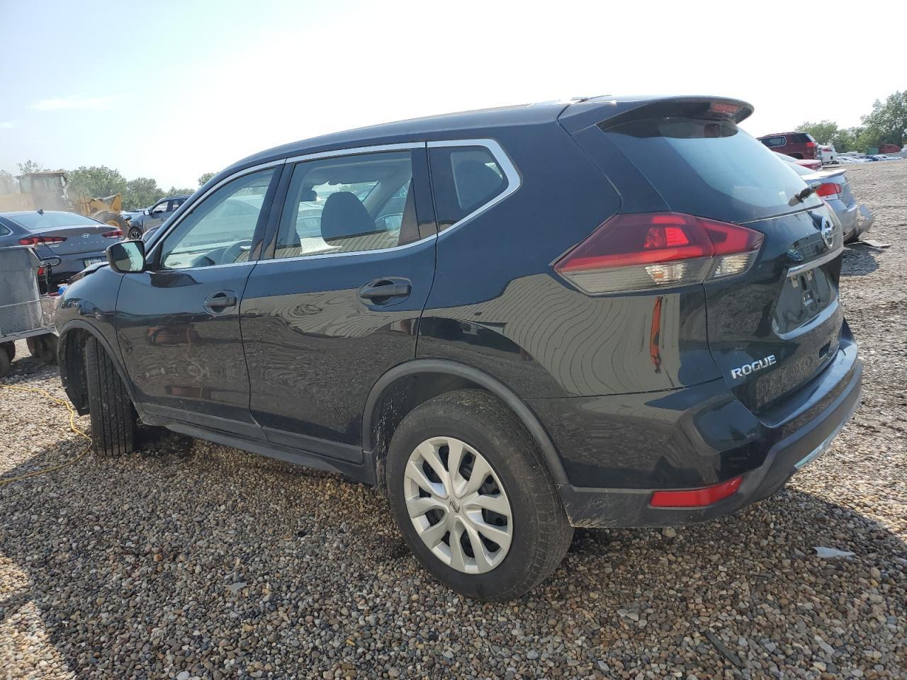 2020 Nissan Rogue S - Фото 2