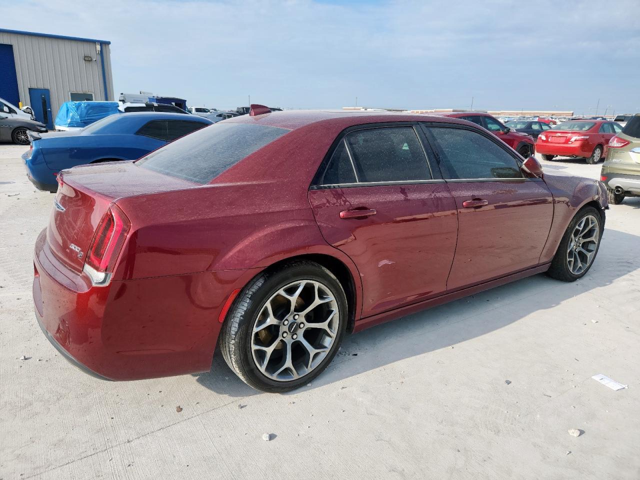 2018 Chrysler 300 S - Фото 3