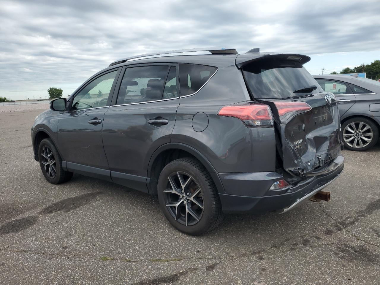 2017 Toyota Rav4 Se - Image 2