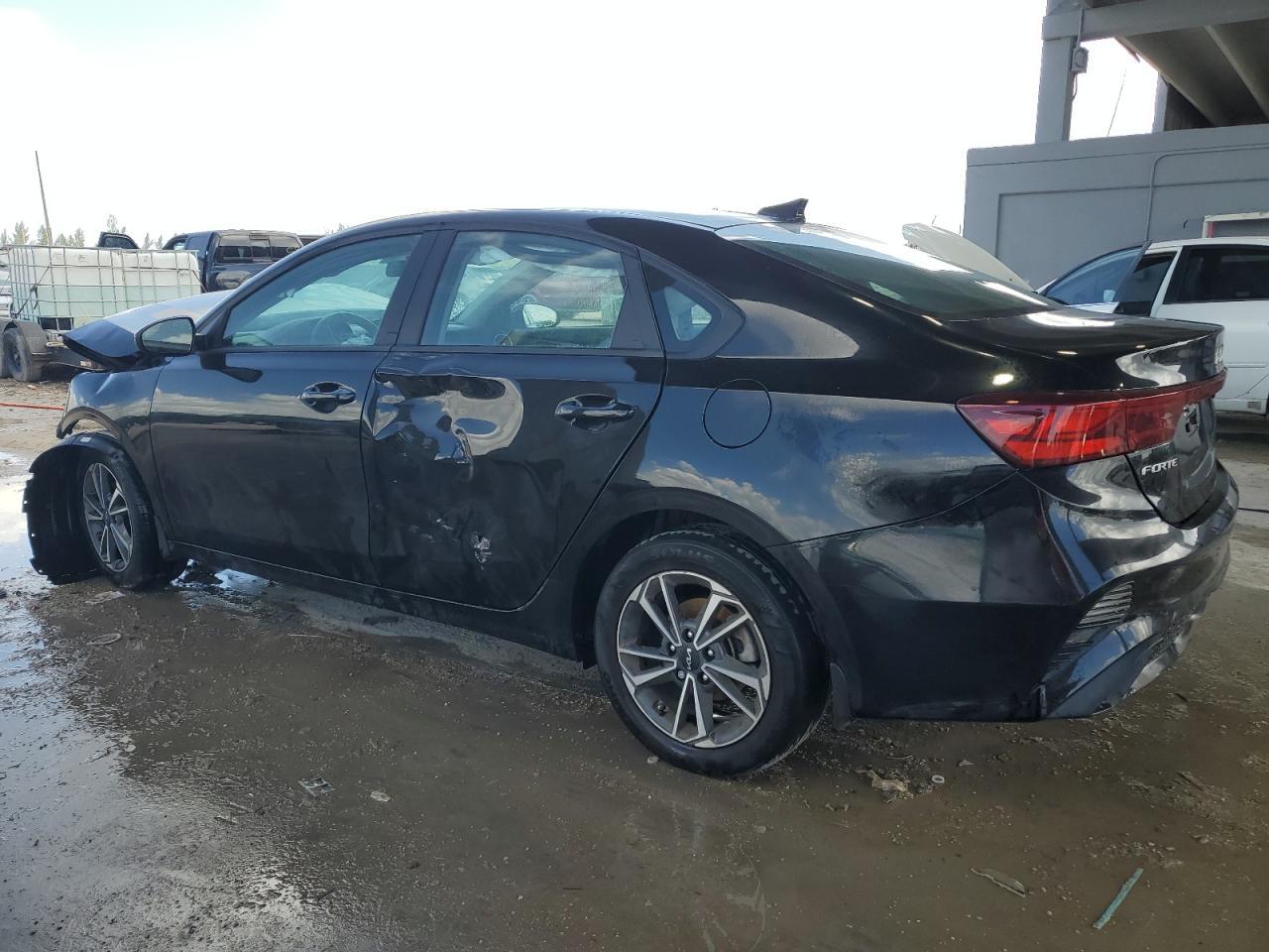 2023 Kia Forte Lx - Фото 2