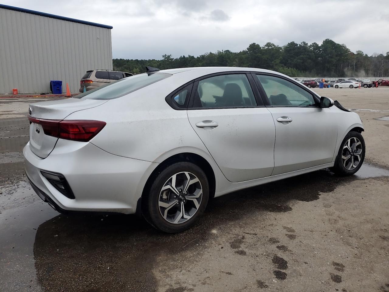 2021 Kia Forte Fe - Фото 3