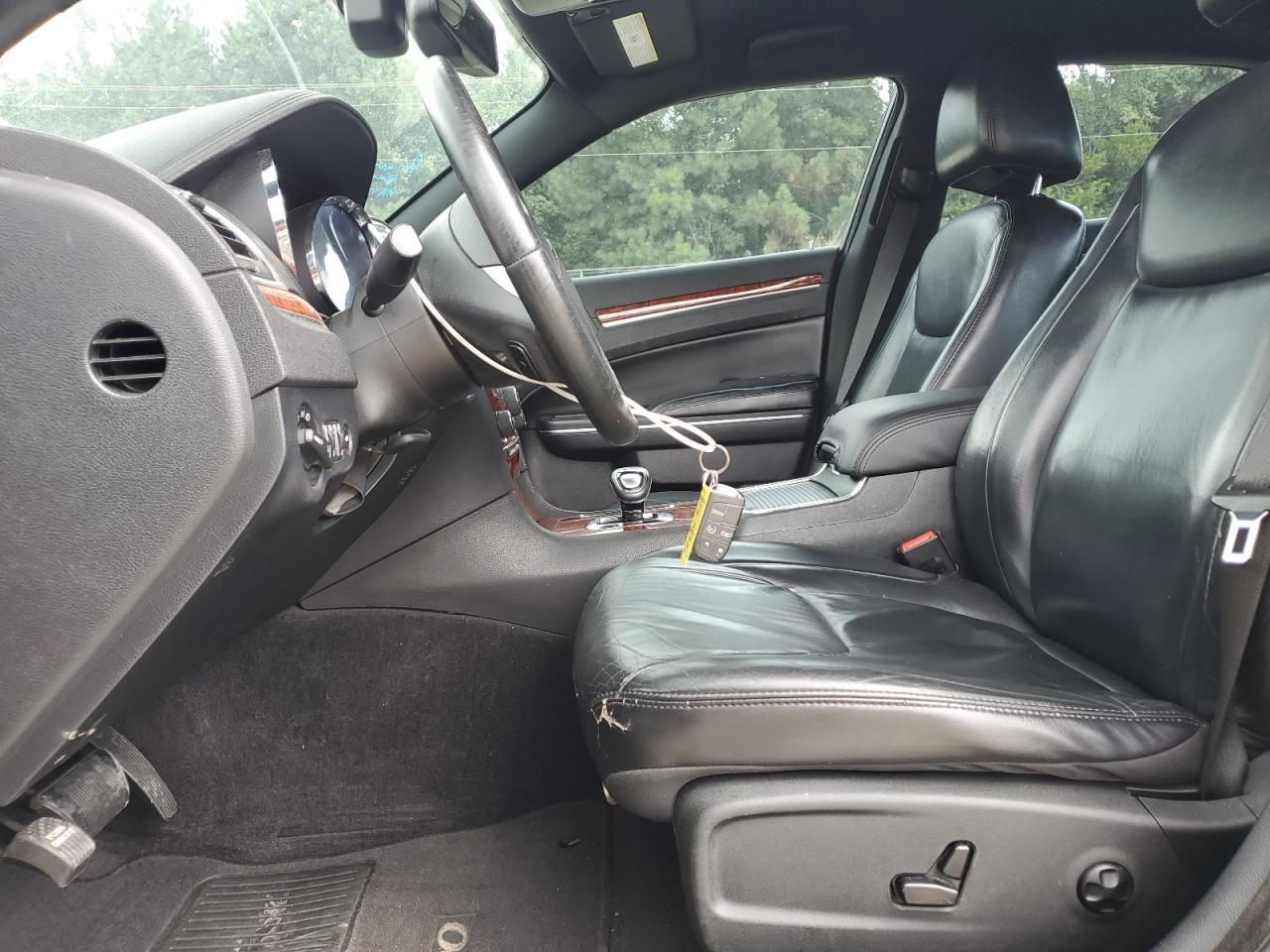2014 Chrysler 300 - Image 7