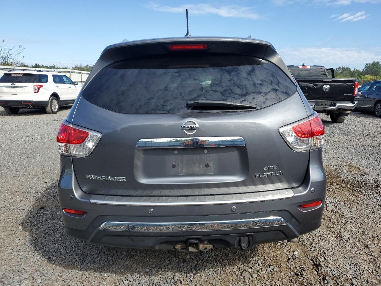 2016 Nissan Pathfinder S S - Image 6