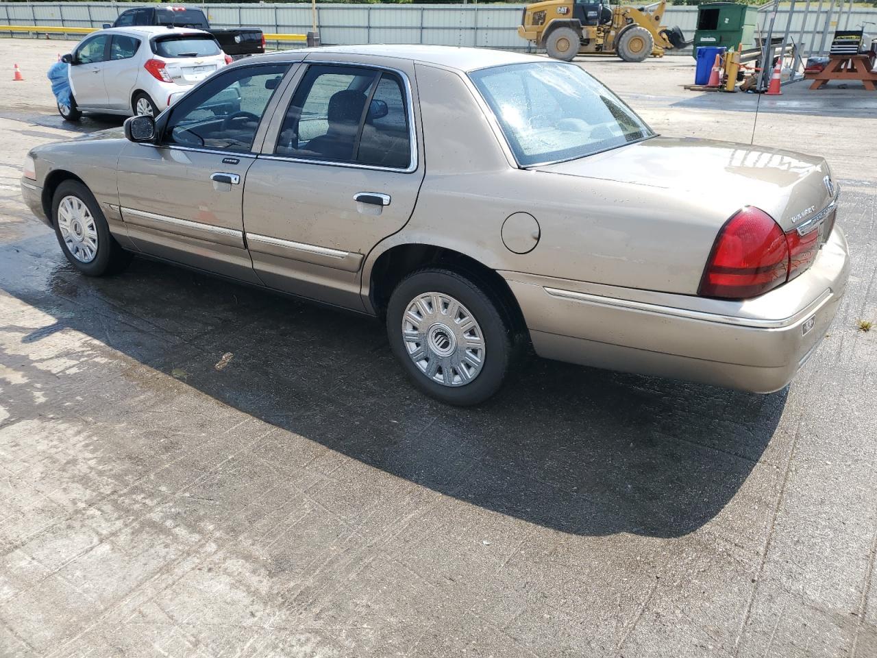 2005 Mercury Grand Marquis Gs - Фото 2