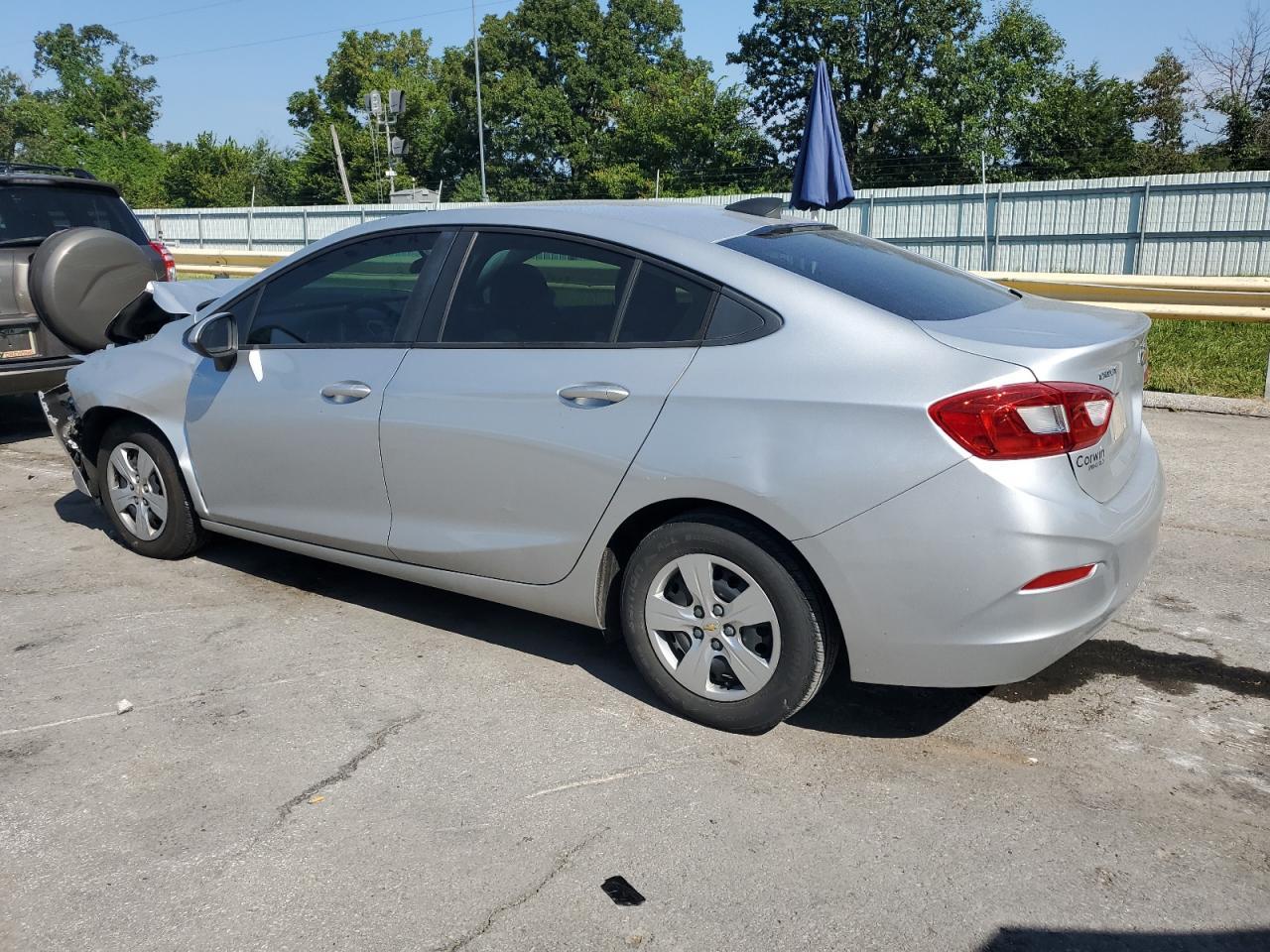 2016 Chevrolet Cruze Ls - Фото 2