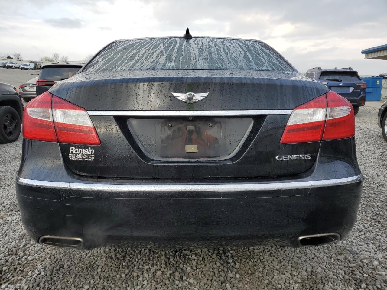 2012 Hyundai Genesis 3.8L - Фото 6