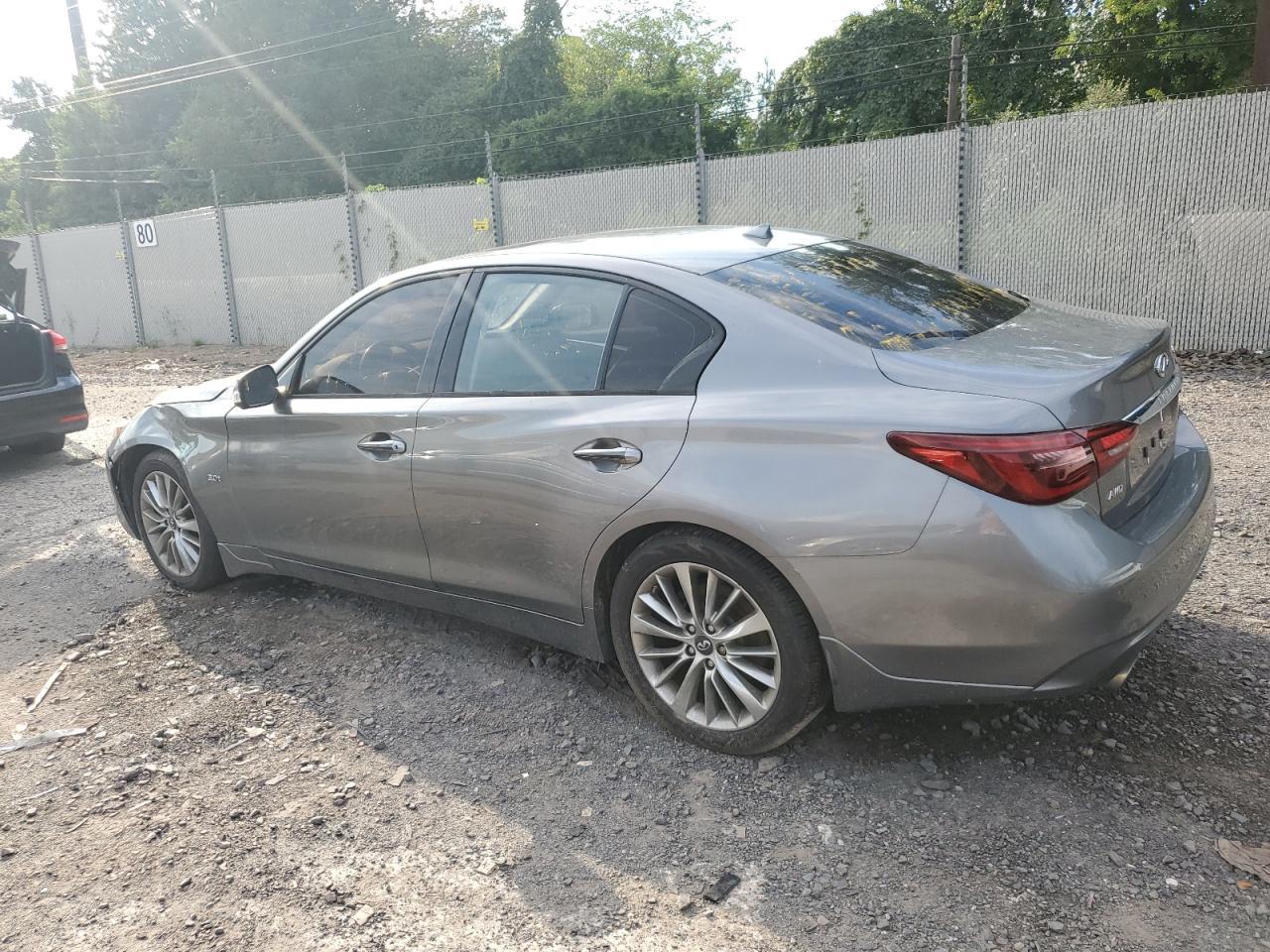 2018 Infiniti Q50 Luxe - Фото 2