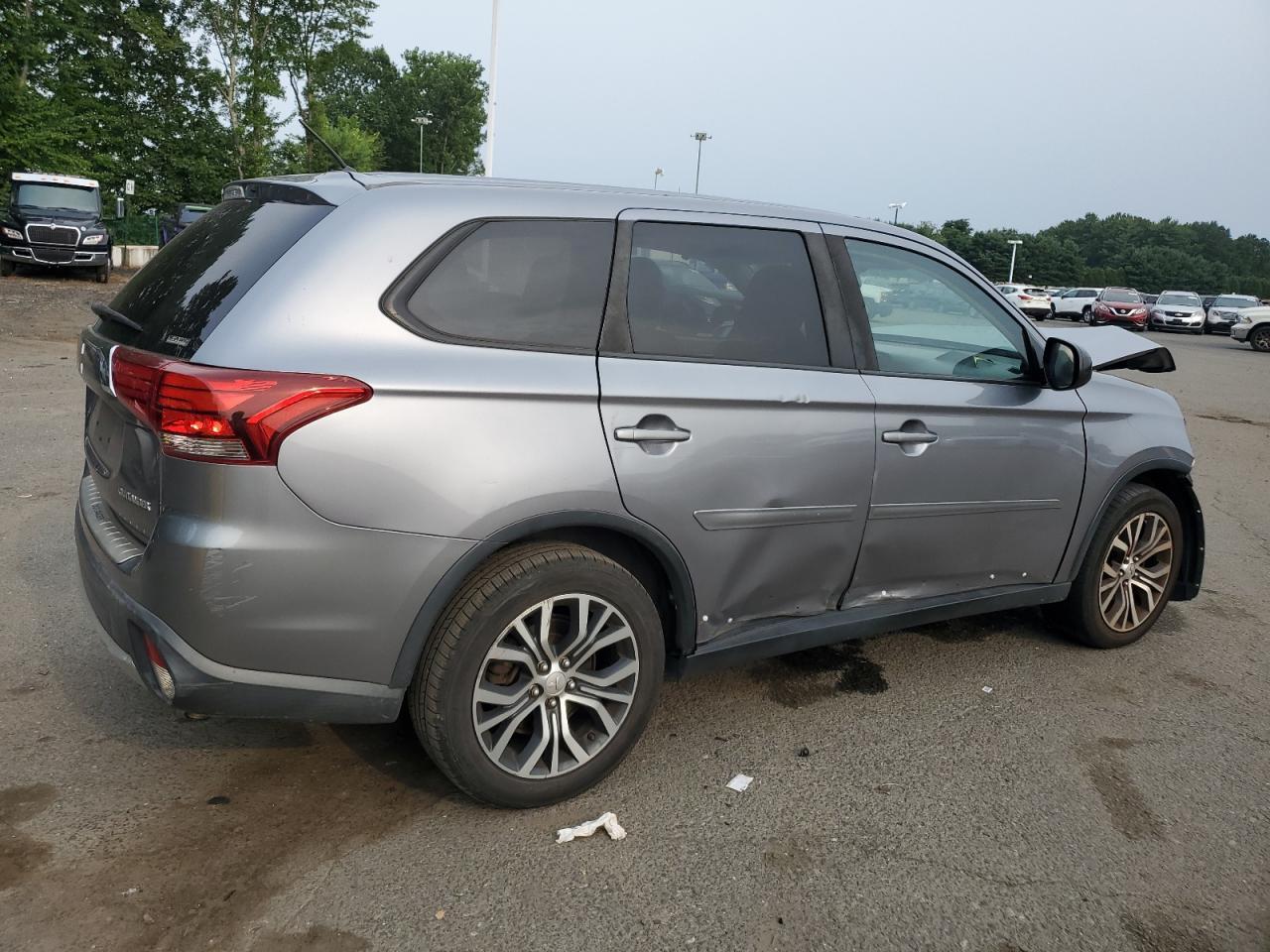 2016 Mitsubishi Outlander Se - Фото 3