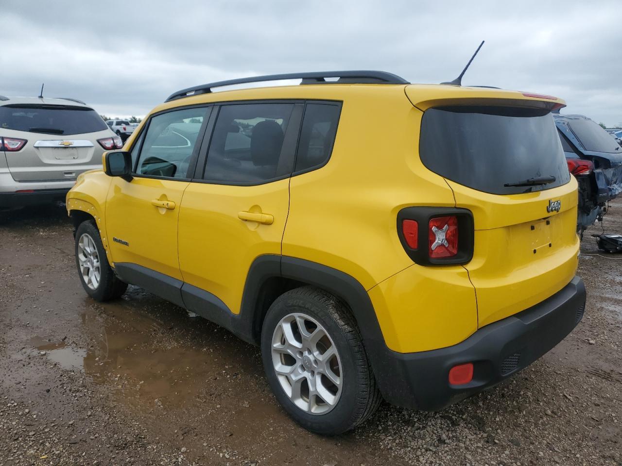 2015 Jeep Renegade Latitude - Image 2