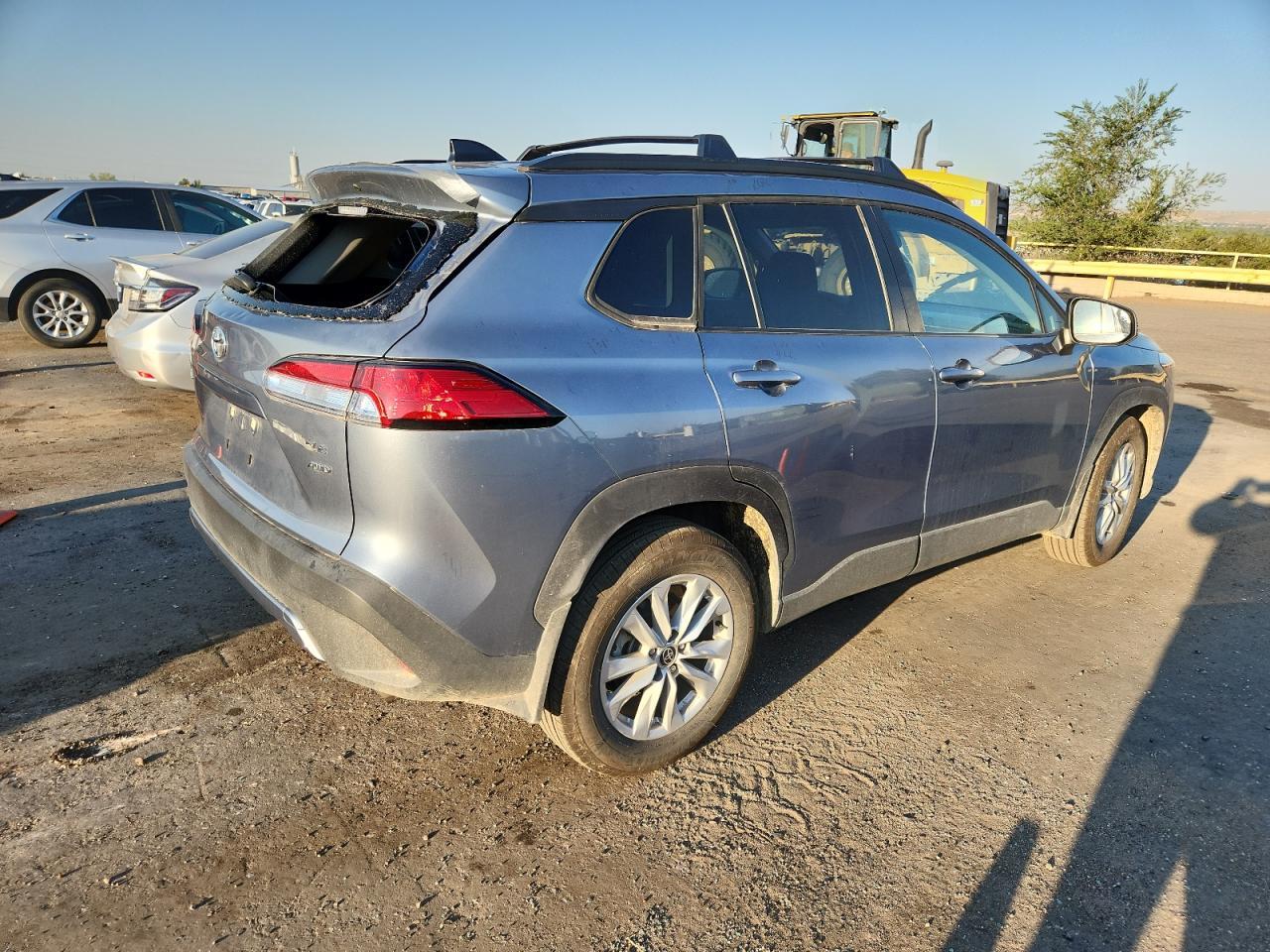 2025 Toyota Corolla Cross Le - Фото 3