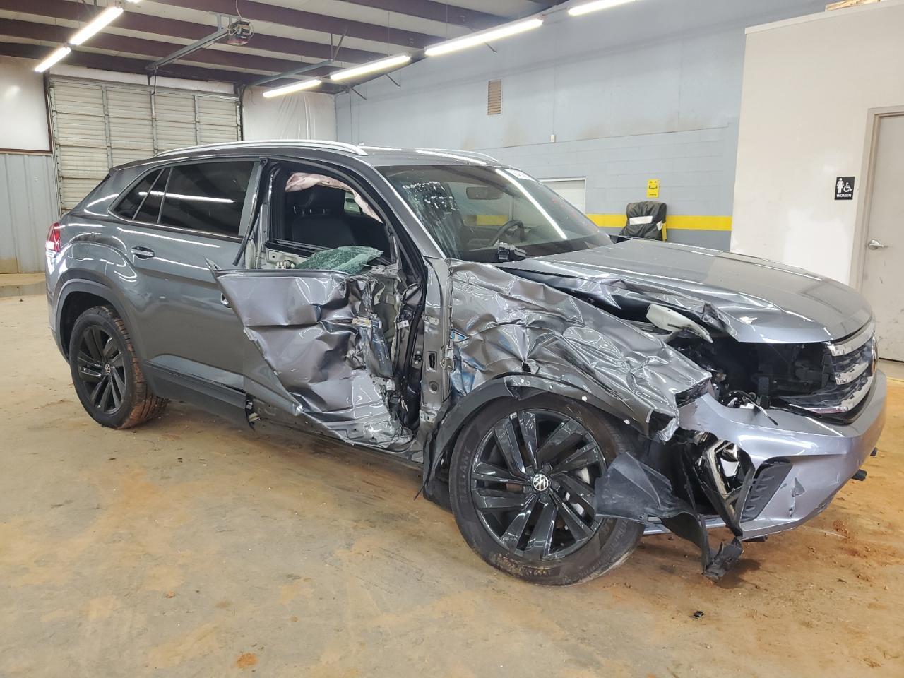 2022 Volkswagen Atlas Cross Sport Se - Фото 4