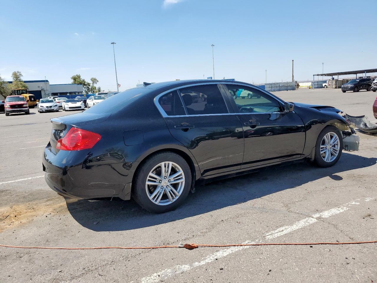 2013 Infiniti G37 Base - Фото 3