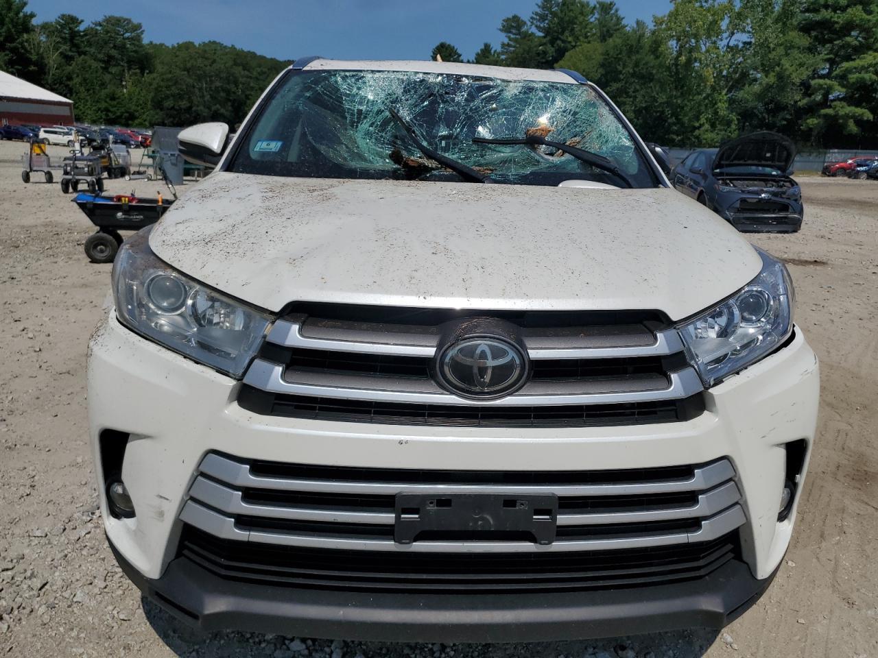2019 Toyota Highlander Se - Image 5