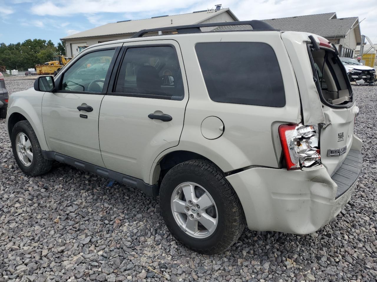 2009 Ford Escape Xlt - Image 2