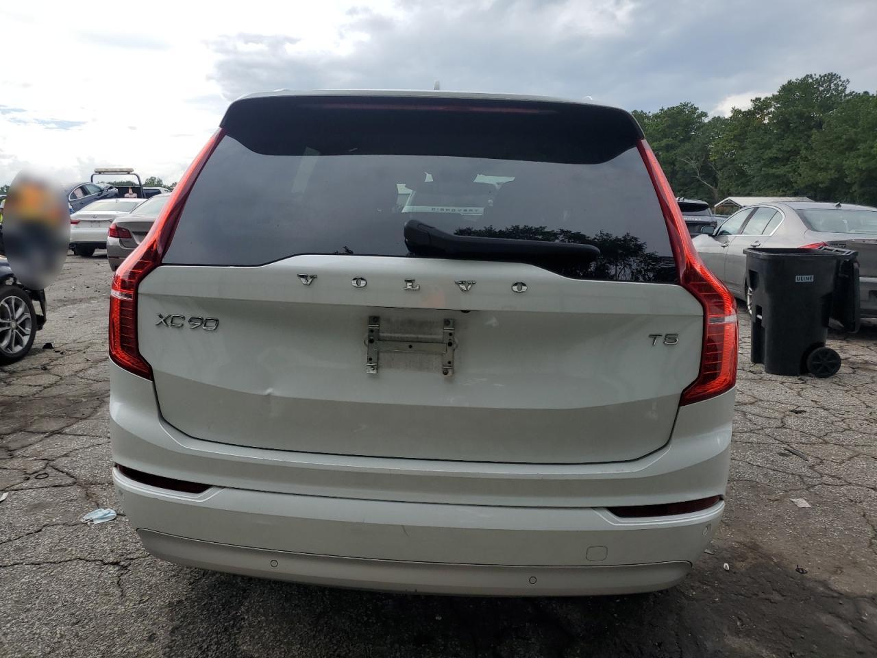 2022 Volvo Xc90 T5 Momentum - Image 6
