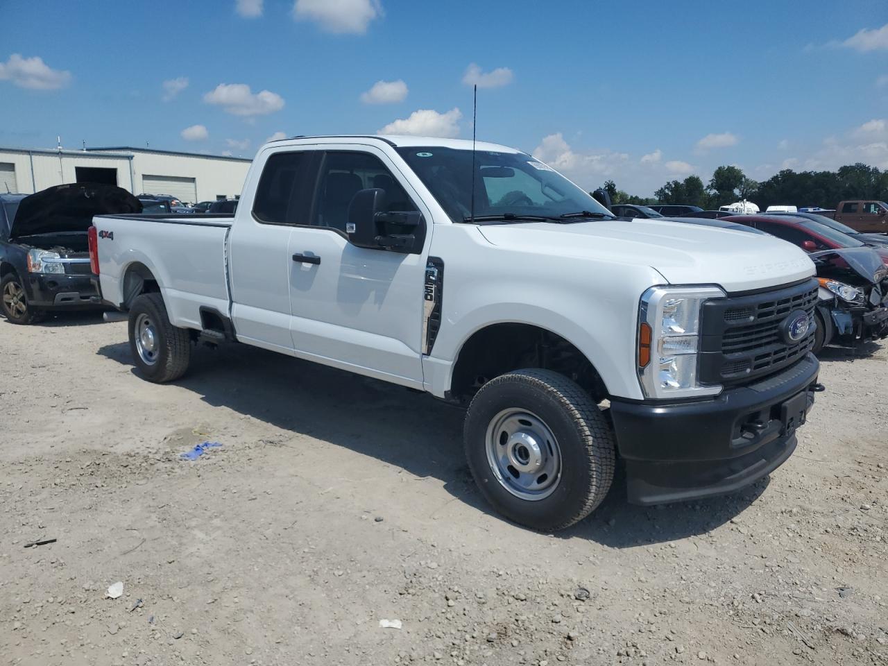 2025 Ford F250 Super Duty - Фото 4