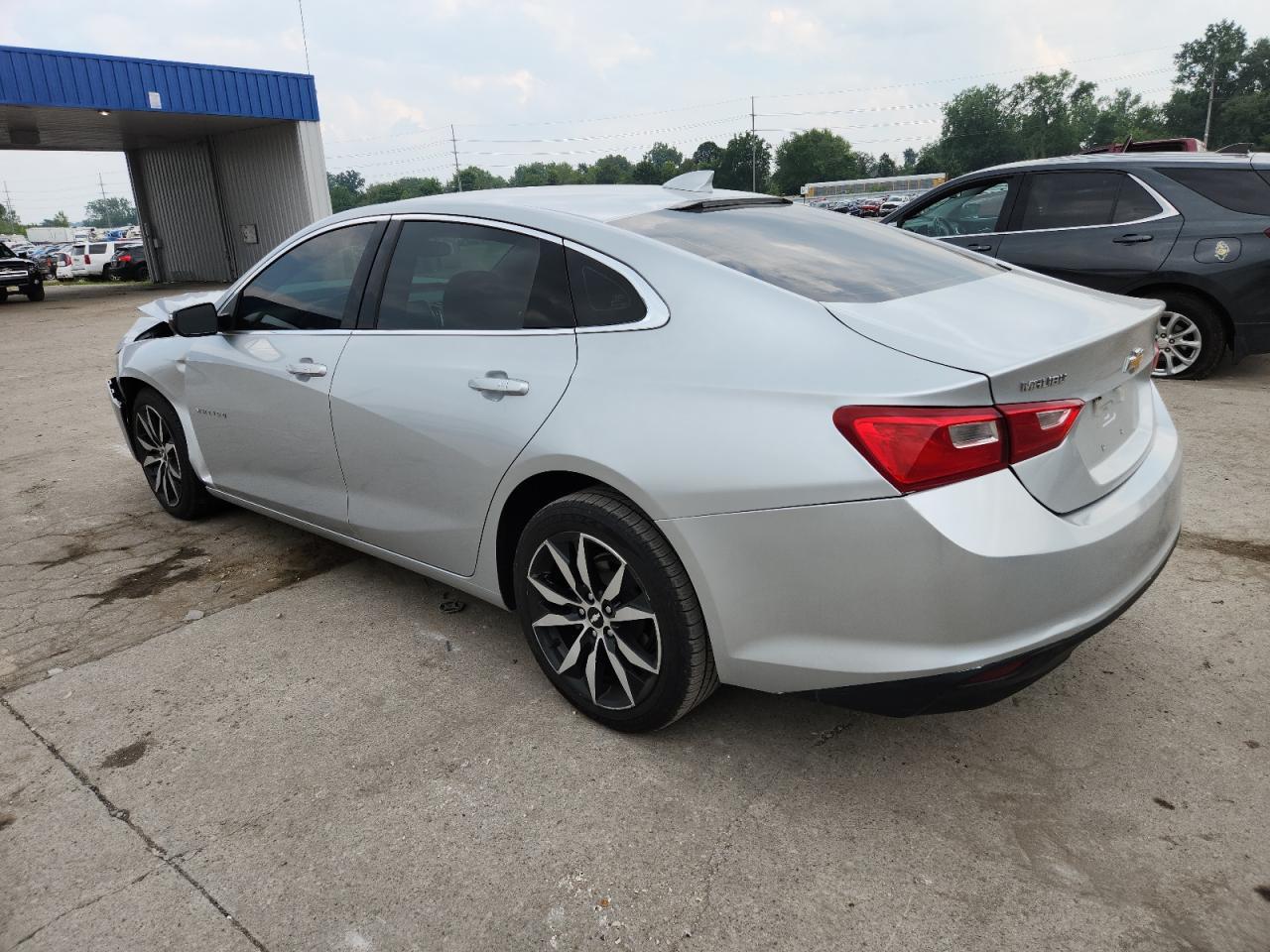 2018 Chevrolet Malibu Lt - Image 2