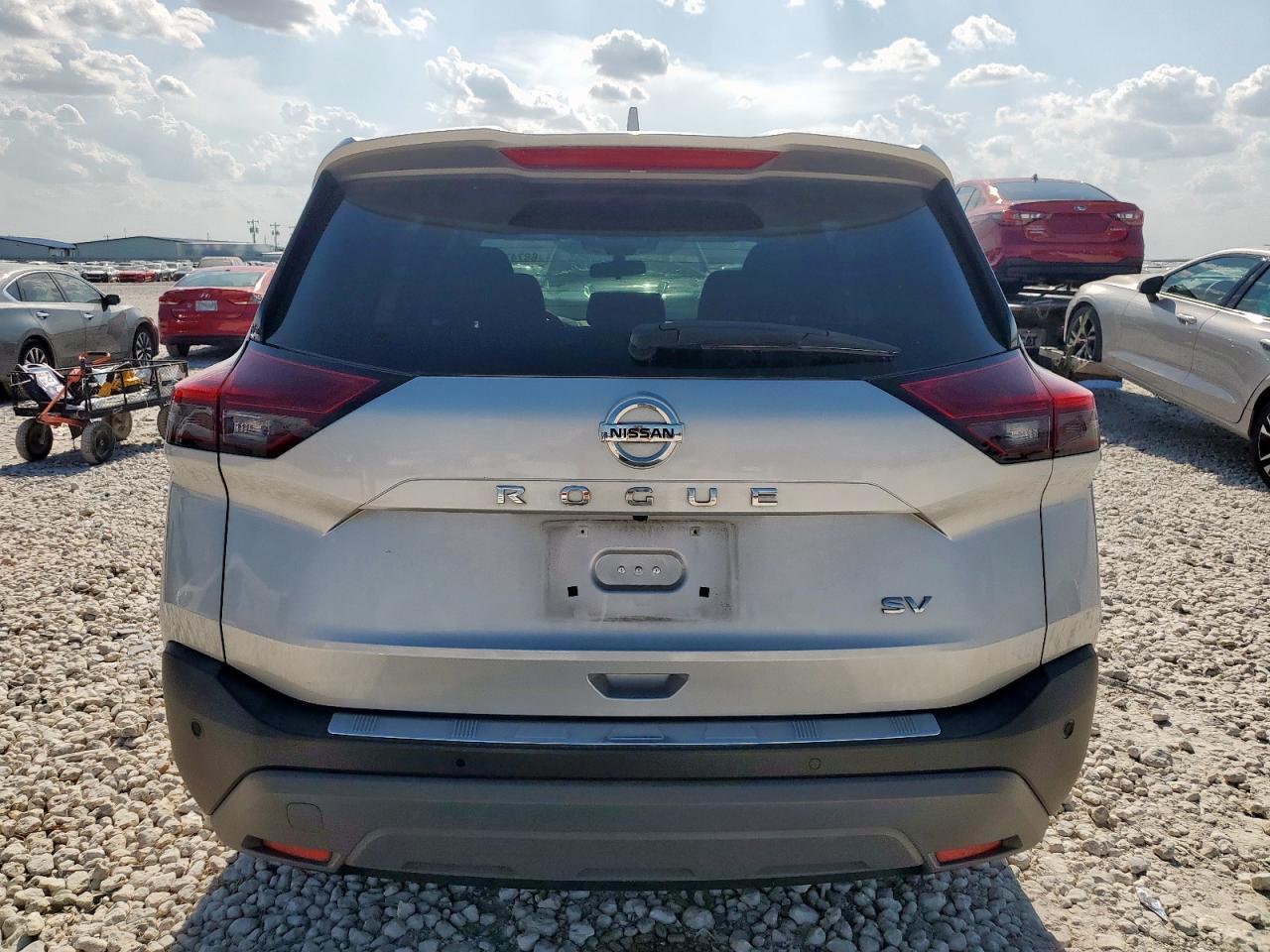 2021 Nissan Rogue Sv - Image 6