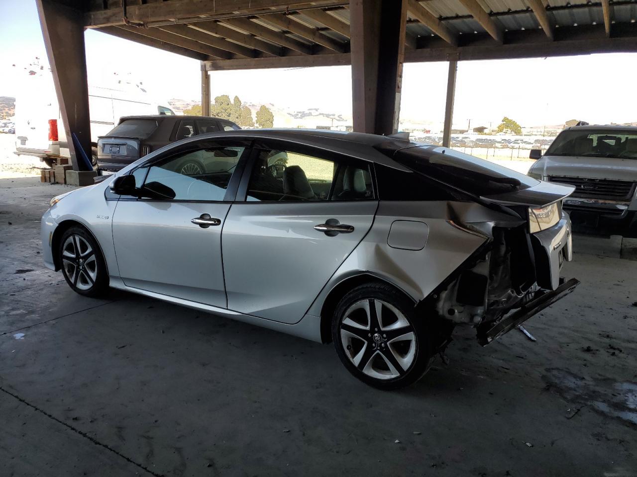 2016 Toyota Prius - Фото 2