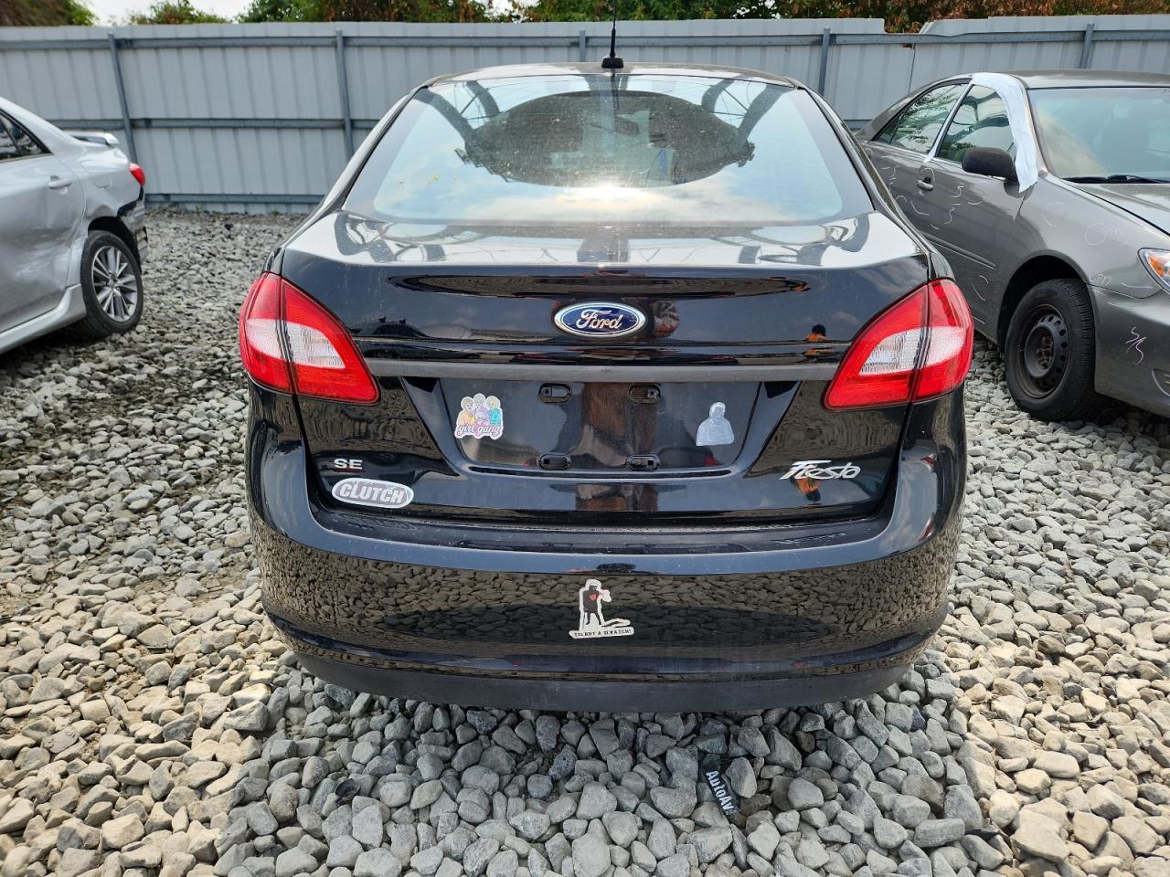 2013 Ford Fiesta Se - Фото 6