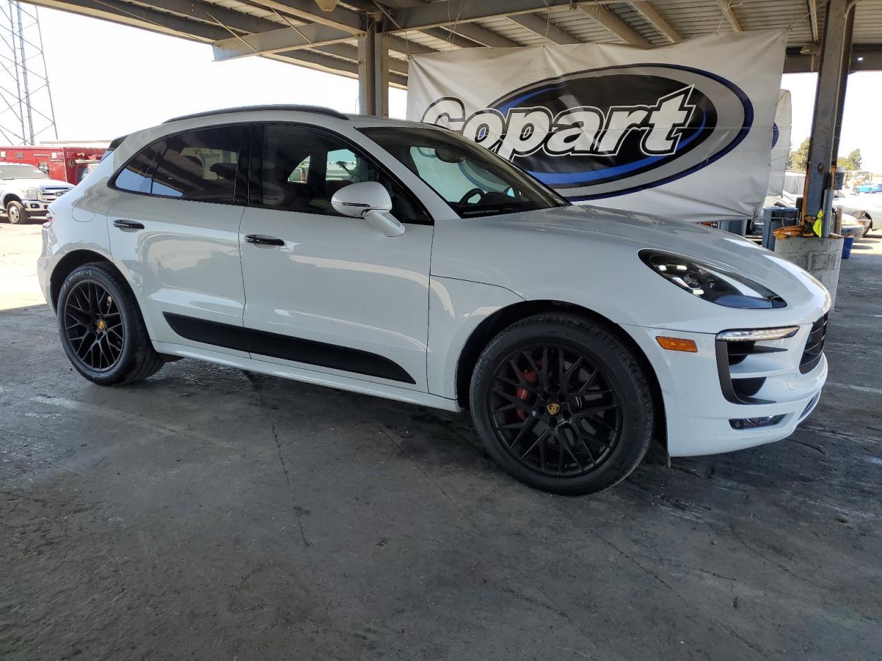 2017 Porsche Macan Gts - Image 4