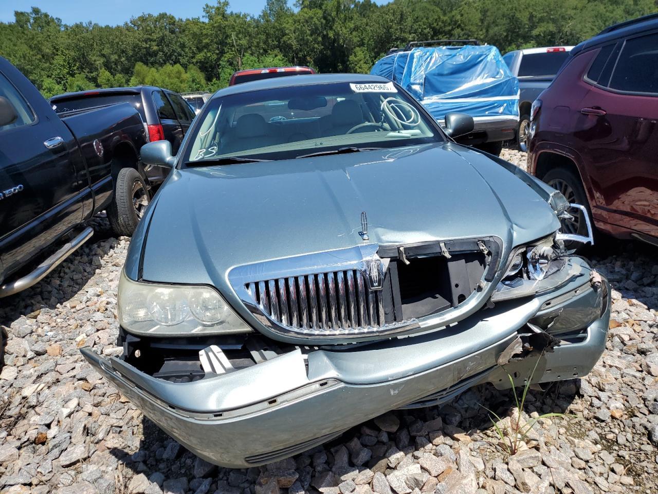 2004 Lincoln Town Car Executive - Фото 5