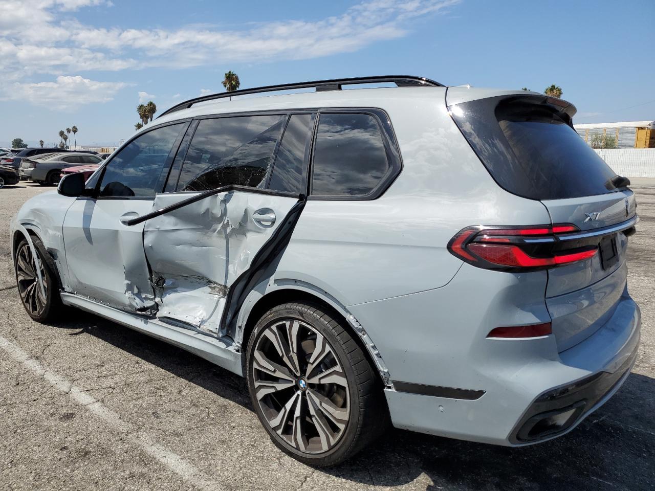2023 BMW X7 xDrive40I - Image 2