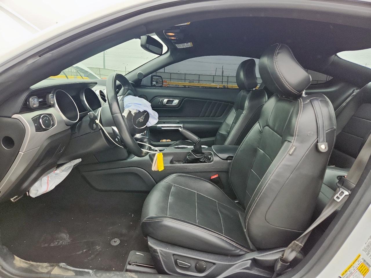 2020 Ford Mustang - Фото 7