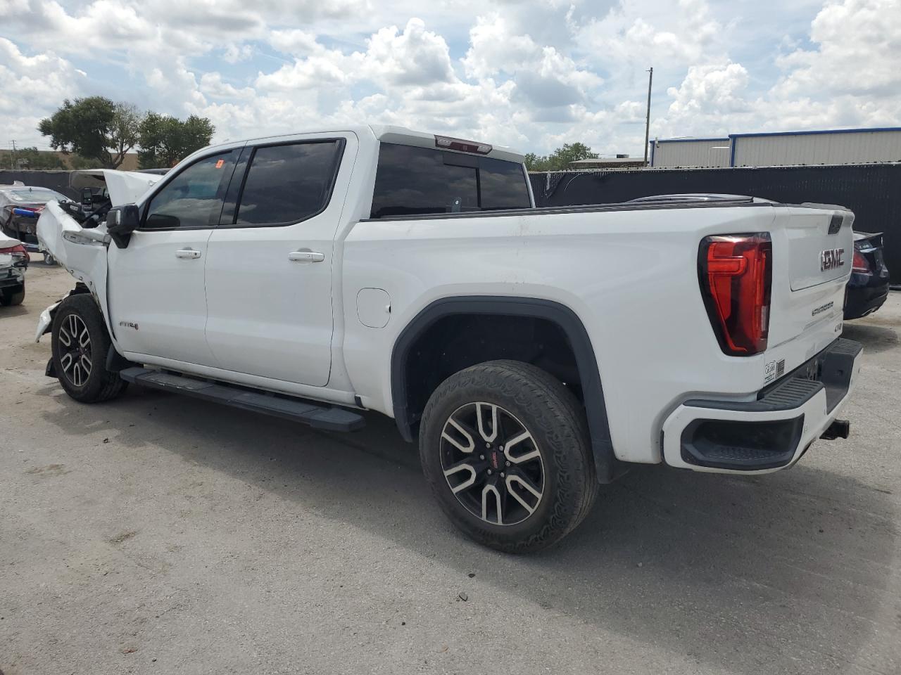 2019 GMC Sierra K1500 At4 - Фото 2
