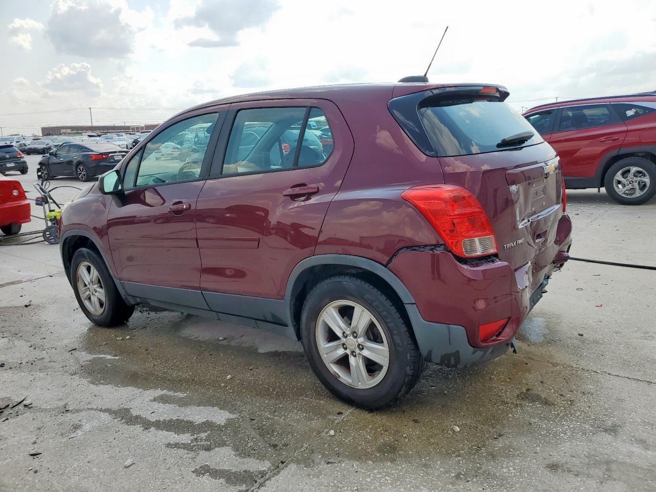 2017 Chevrolet Trax Ls - Image 2