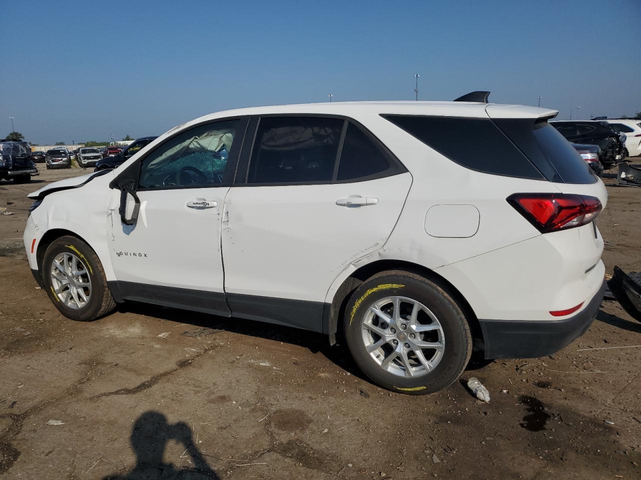 2024 Chevrolet Equinox Ls - Image 2