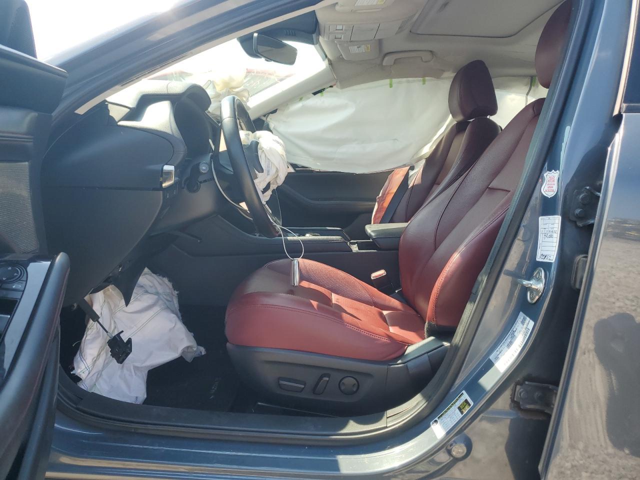 2023 Mazda 3 Preferred - Image 7
