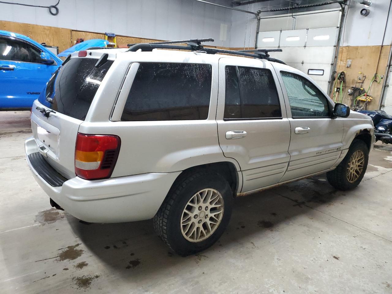 2004 Jeep Grand Cherokee Laredo - Image 3