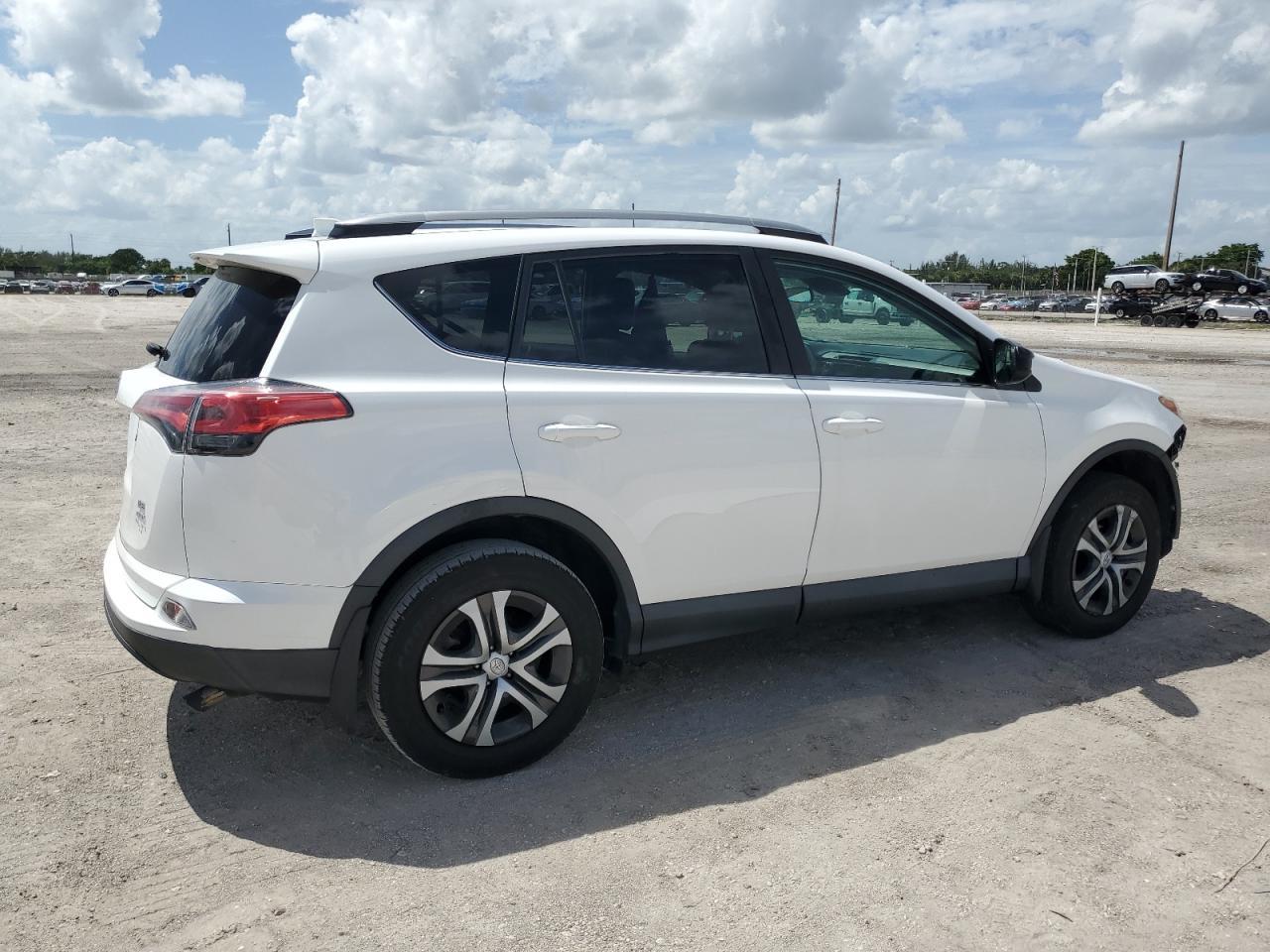 2018 Toyota Rav4 Le - Фото 3