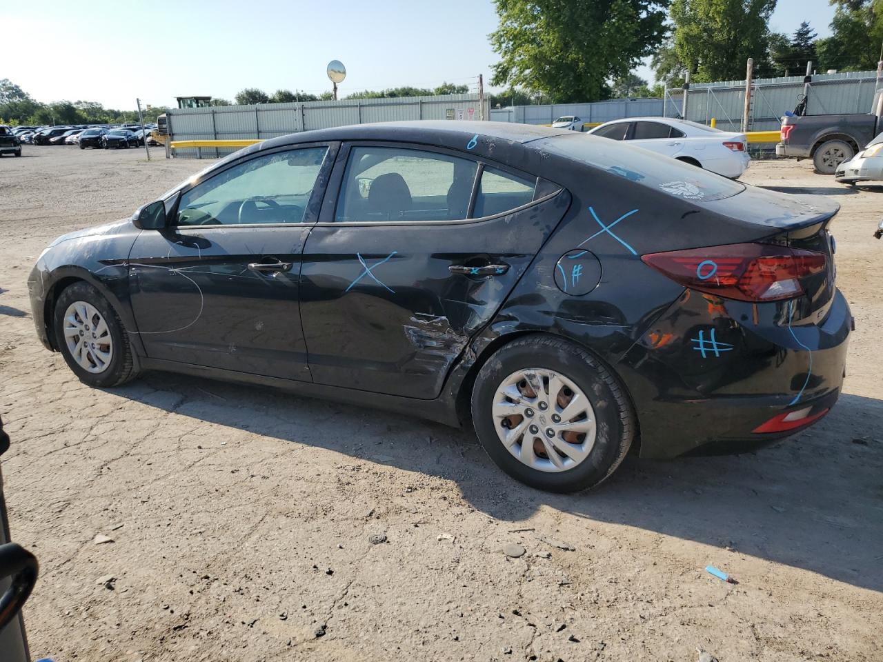 2020 Hyundai Elantra Se - Image 2