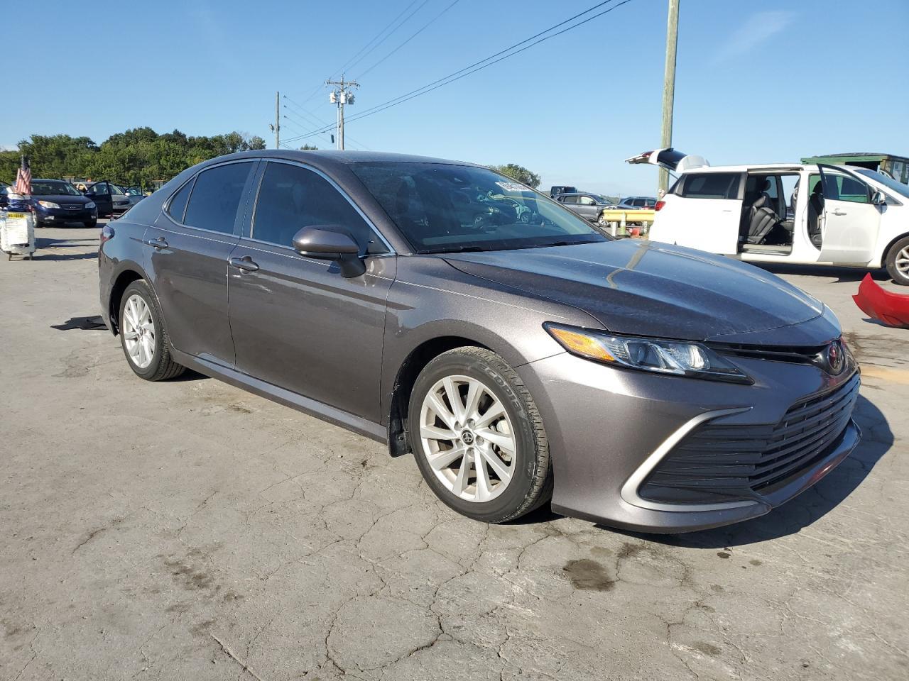 2023 Toyota Camry Le - Фото 4