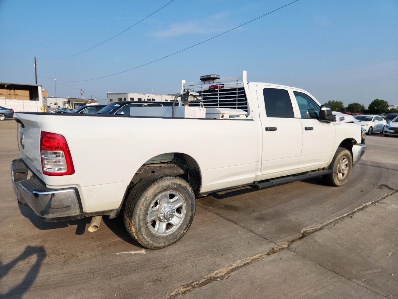 2023 Ram 2500 Tradesman - Фото 3