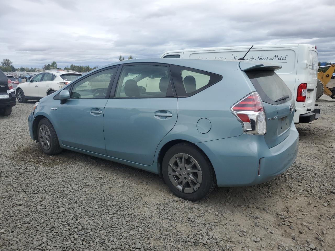 2017 Toyota Prius V - Фото 2