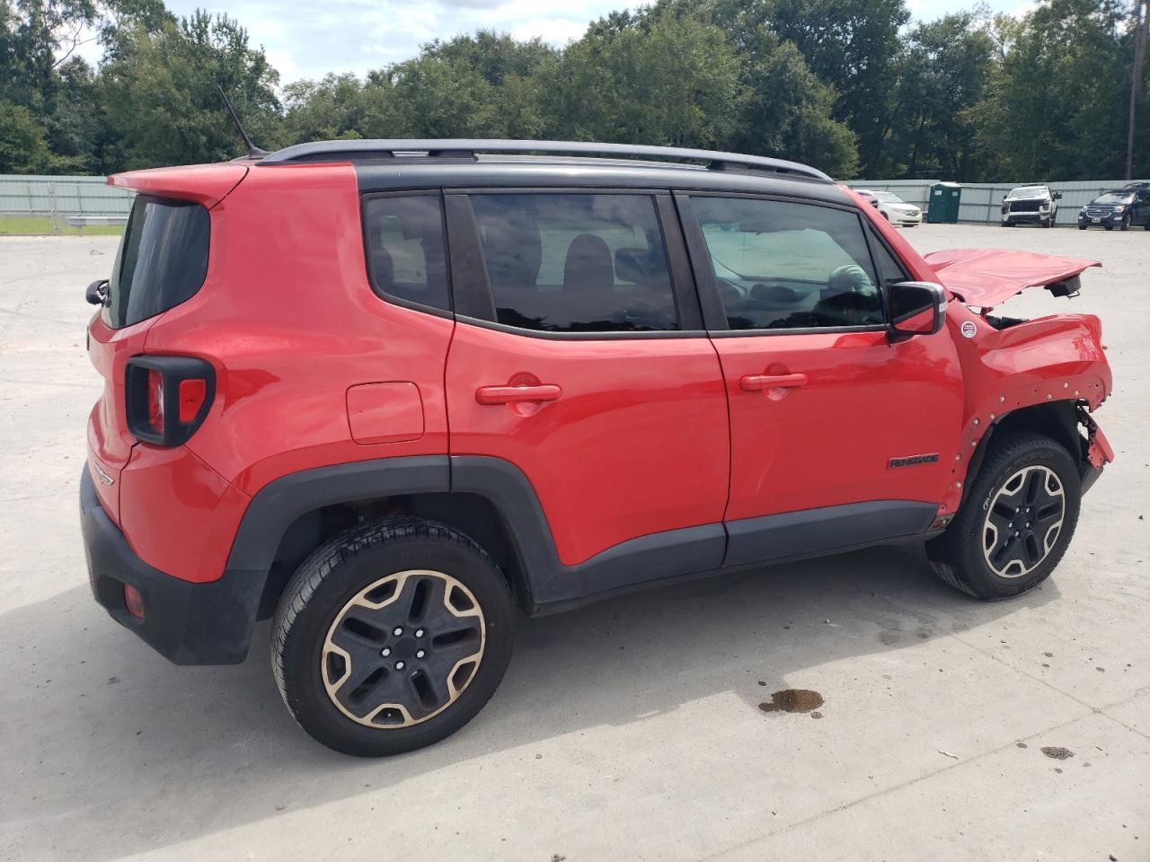 2015 Jeep Renegade Trailhawk - Image 3