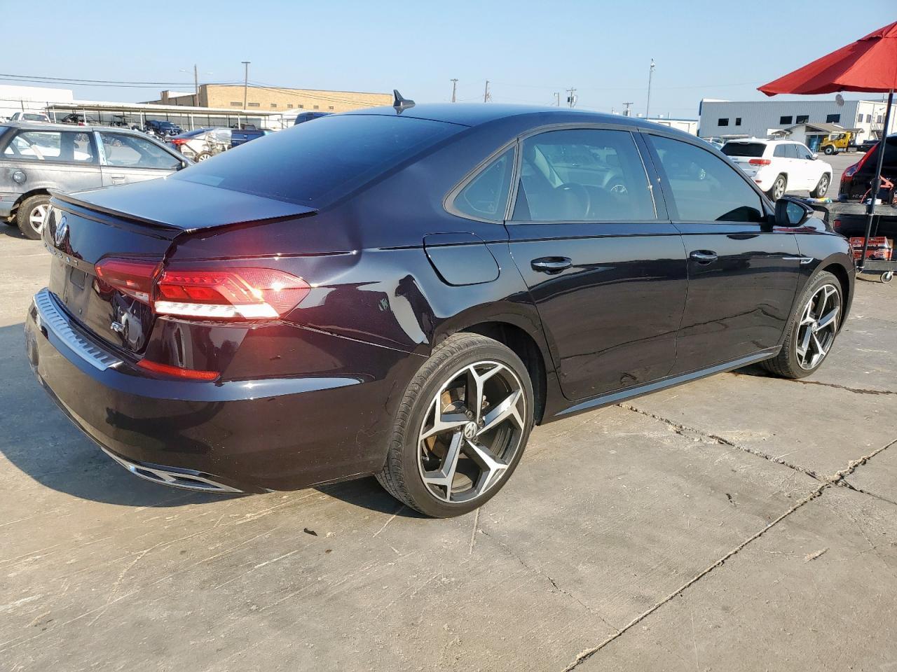 2020 Volkswagen Passat R-Line - Image 3