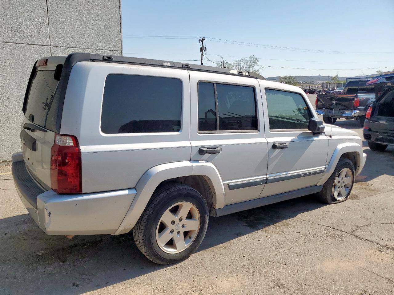 2006 Jeep Commander - Фото 3