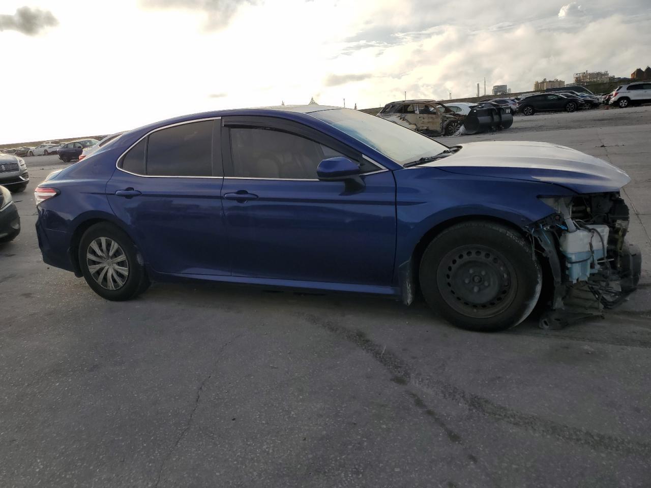 2018 Toyota Camry Le - Фото 4