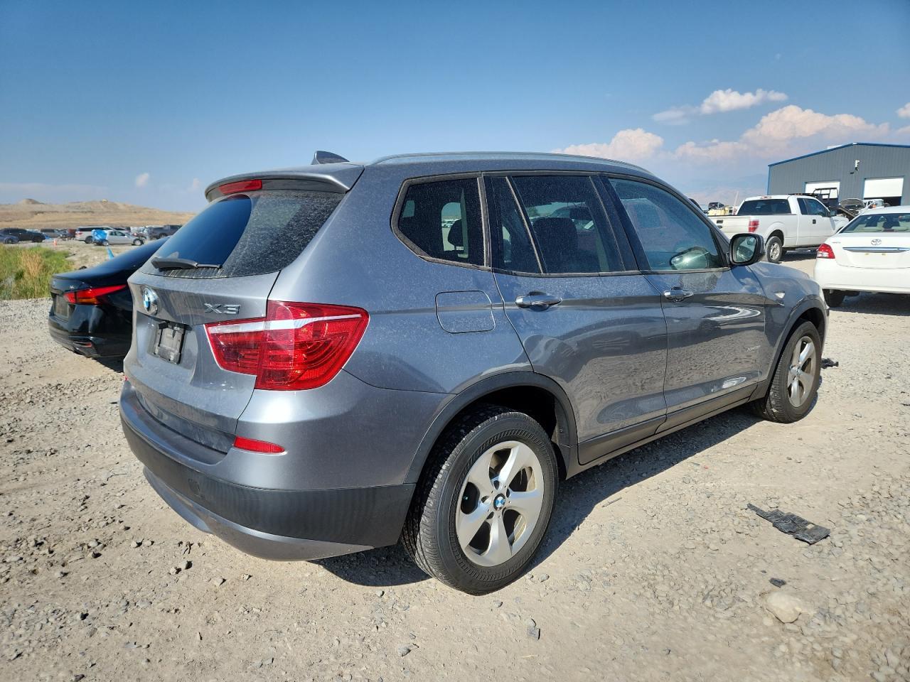 2011 BMW X3 xDrive28I - Image 3