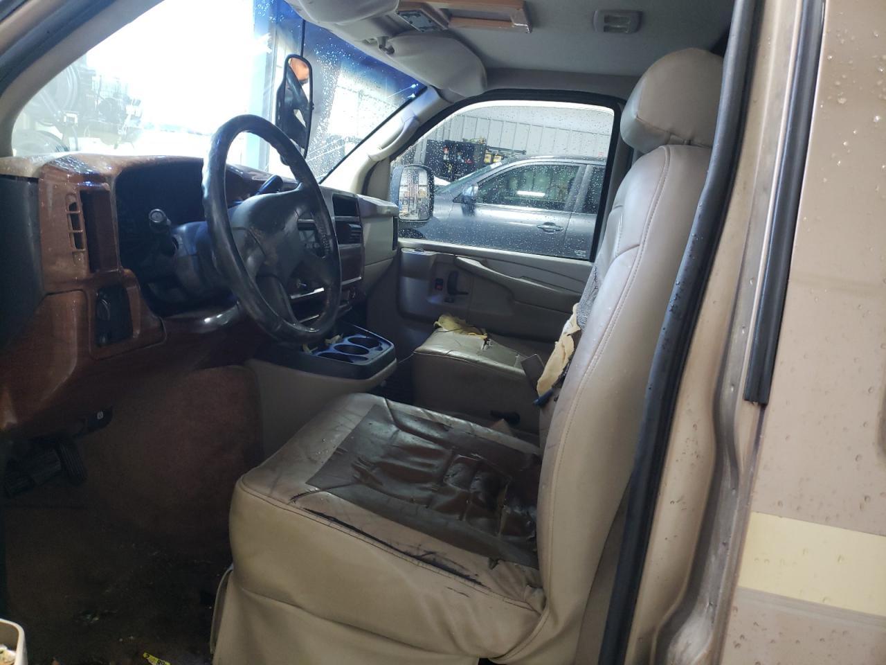 2004 Chevrolet Express G1500 - Фото 7