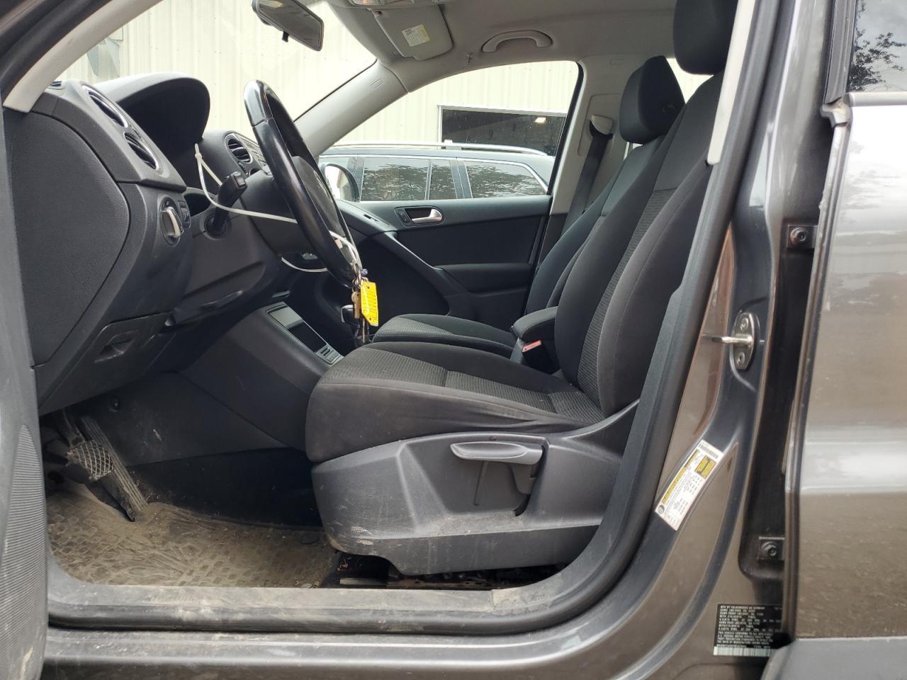 2015 Volkswagen Tiguan S - Image 7