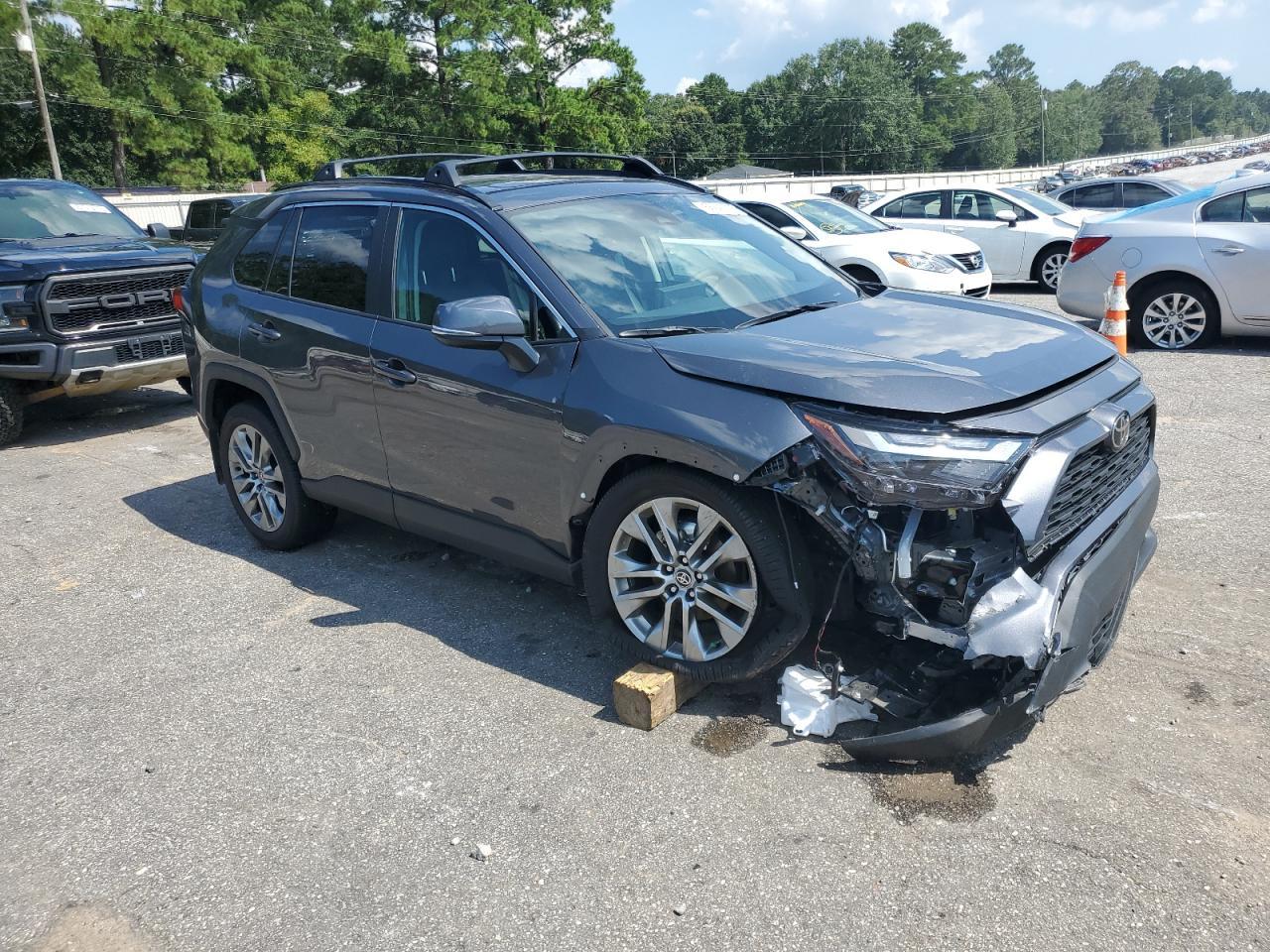 2025 Toyota Rav4 Xle Premium - Image 4