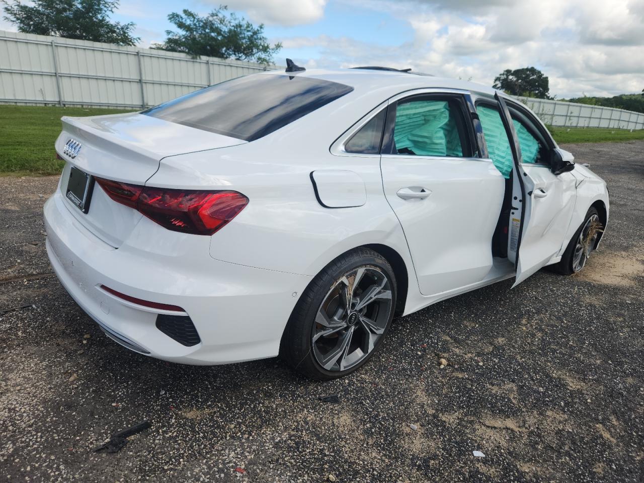 2022 Audi A3 Premium - Фото 3