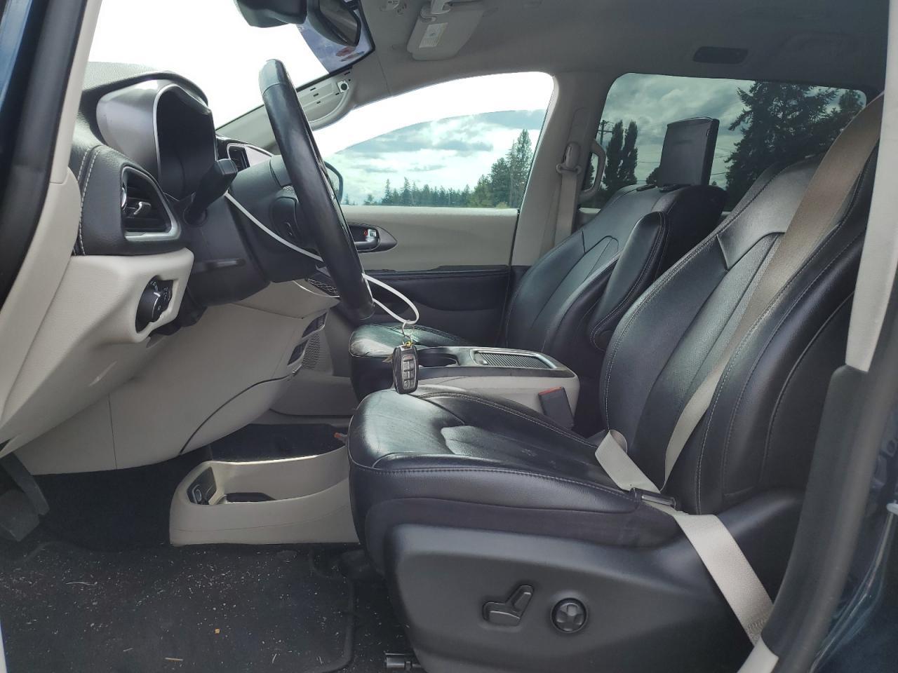 2022 Chrysler Pacifica Hybrid Touring L - Фото 7