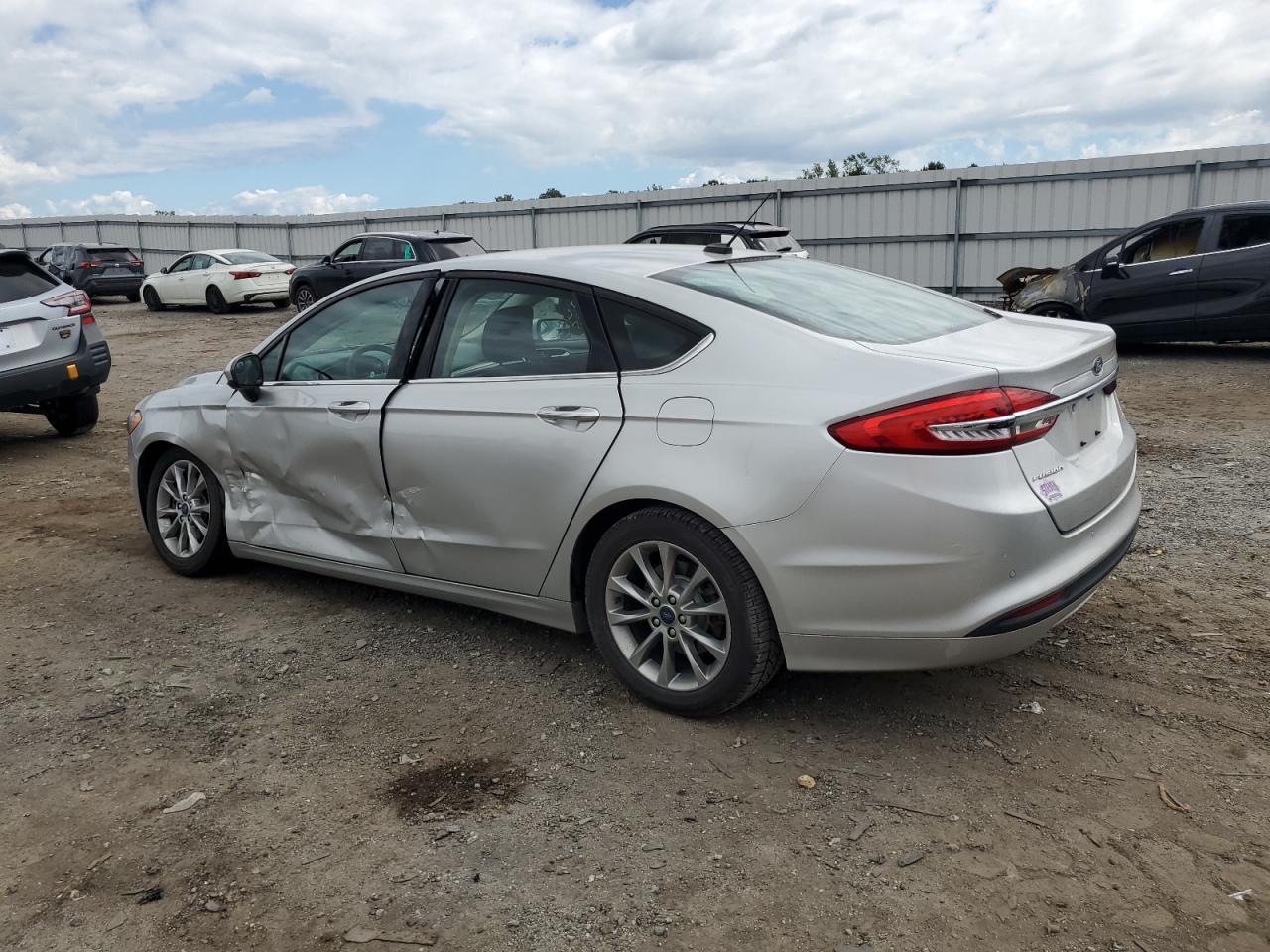2017 Ford Fusion Se - Фото 2