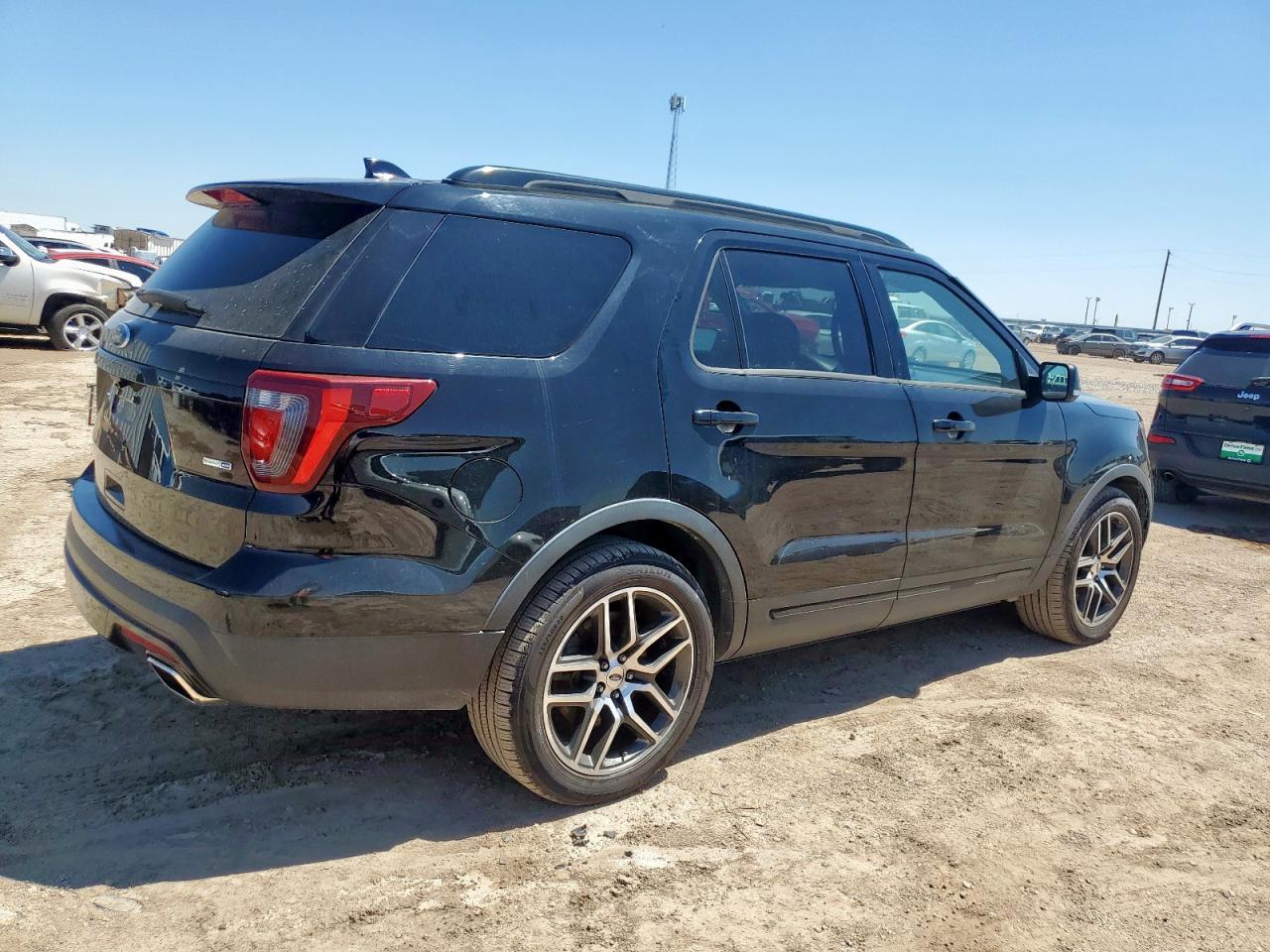 2017 Ford Explorer Sport - Image 3